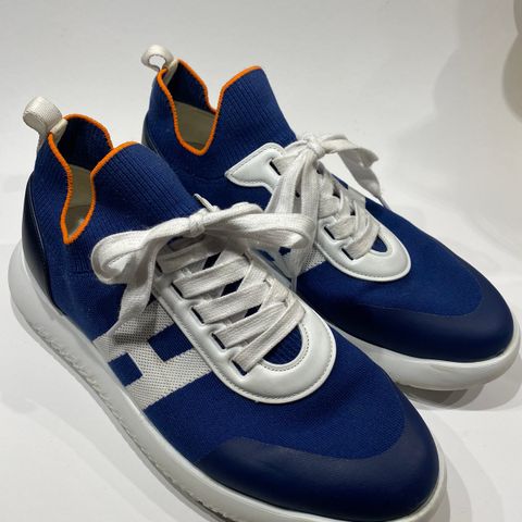 Hermes sneakers selges