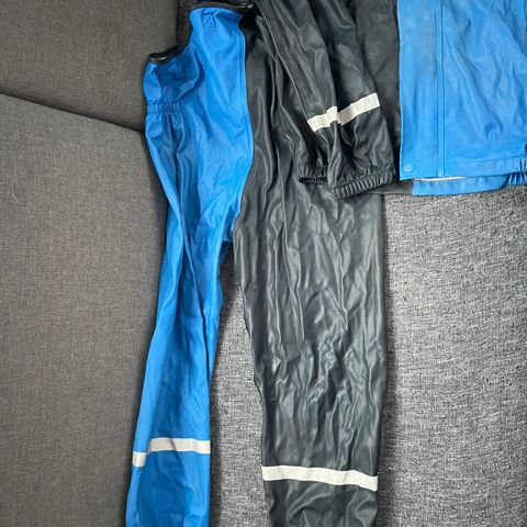 Helly Hansen Todelt regndress str. 128