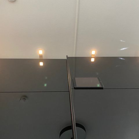 Stilrene LED overskapslys fra Skeidar