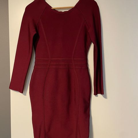 kjole i burgund By Berit Gjelde