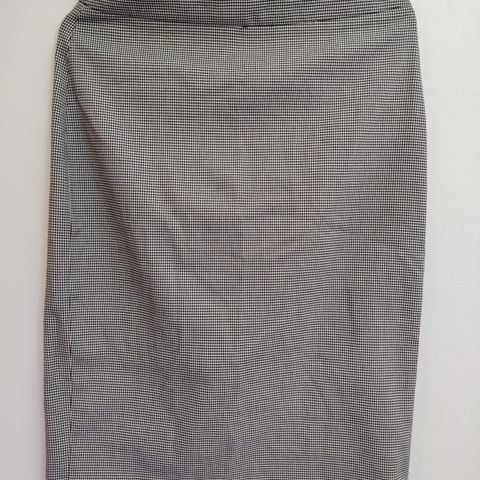 Classic/ basic Zara skirt
