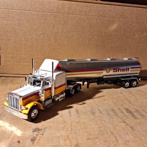 PETERBILT SHELL TANKER 1:43