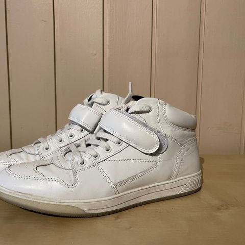 Hvite sko fra Zara størrelse 40. (Lær).
