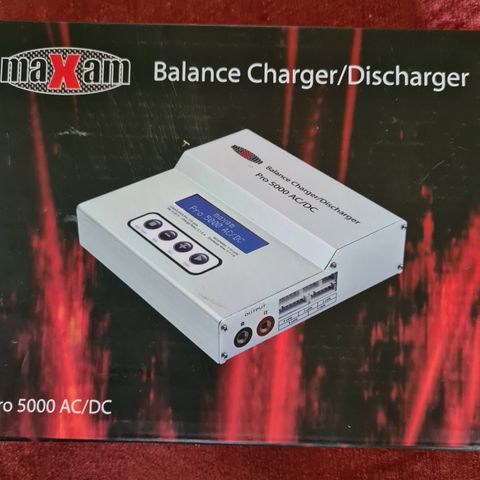 MaxAm Pro 5000 AC/DC batterilader for drone