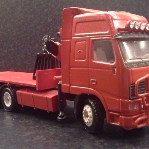 VOLVO FH16  Kranbil m/steinklype 1:50 code3