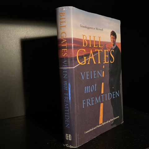 📚BORGE ANTIKVARIAT: Bill Gates «Veien mot fremtiden»