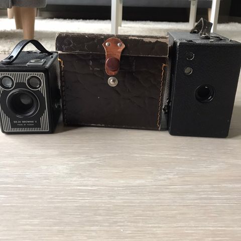 Fotoapparat 2 stk.Kodak Six-20 Brownie og Cartridge Hawk -eye-modell B