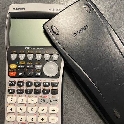 CASIO FX-9860GII grafisk kalkulator nesten ikke brukt