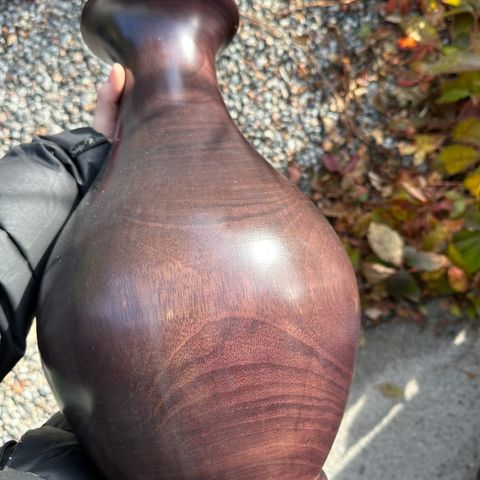 Vakker mahogny vase / krukke på 42 cm høyde