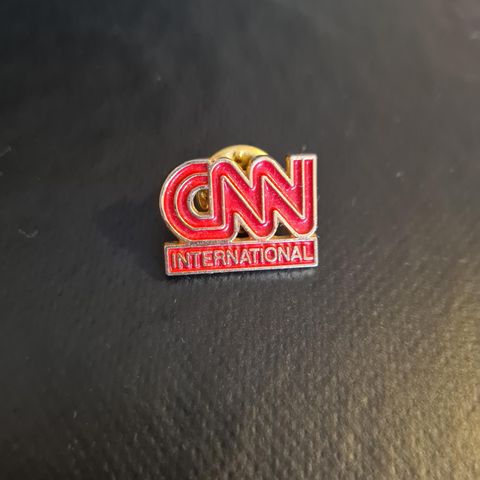 CNN International pin/brystnål