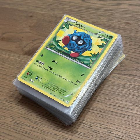 59 Pokemon Kort fra Legendary Treasures (2013) selges.