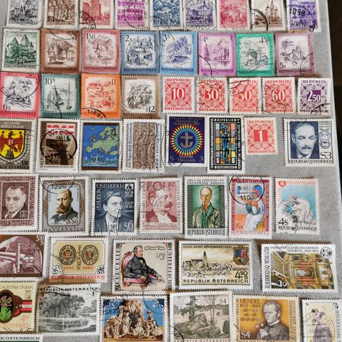 136 forskjellige frimerker fra Østerrike