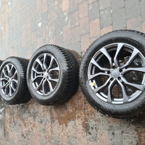 265 55 R 19 Piggdekk Nokian Hakkapeliita 9 Suv 265/55/19 Audi Q7 m.fl.