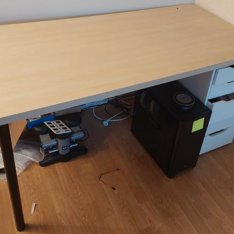 Ikea Skrivebord