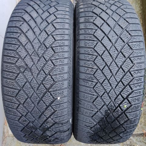 215/55R17. Vinterdekk selges.