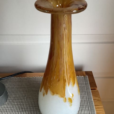 Vase. TUNG.