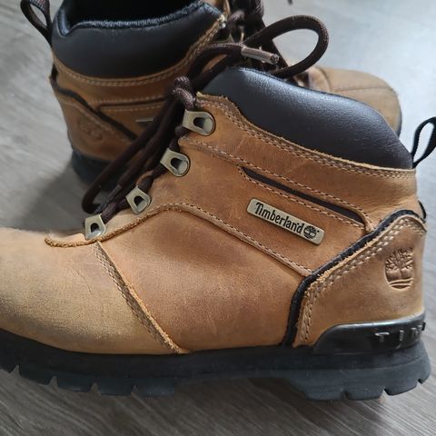 Timberland i str 32.