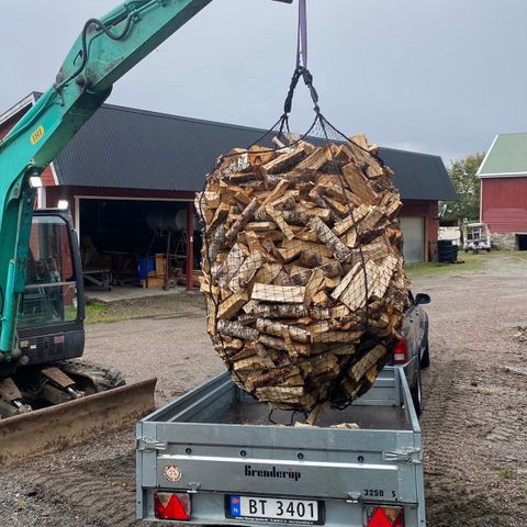 Ved av lokalt hogd bjørk