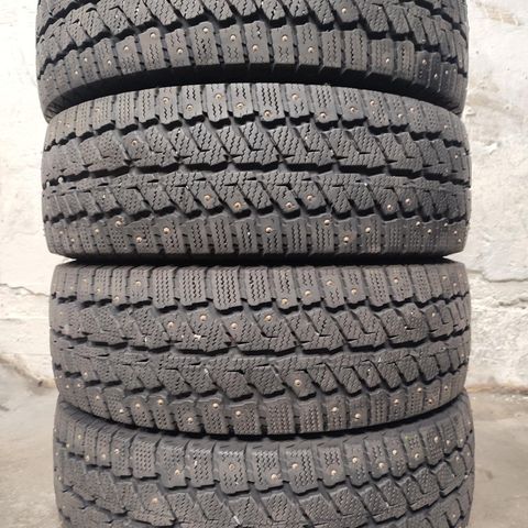 205/65 R16 Continental Piggdekk