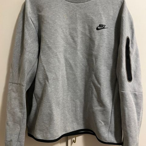 Nike Tech Fleece genser str L