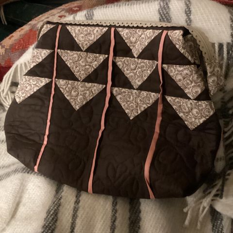 Stor, fin, quilted toalettveske