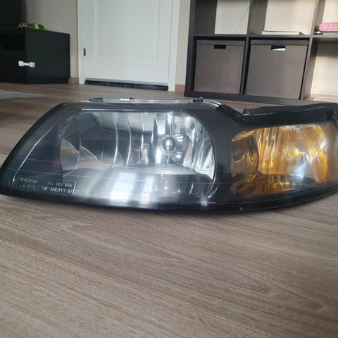 Mustang 99-04 headlights