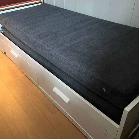 2 madrasser fra IKEA  med avtagbart trekk.