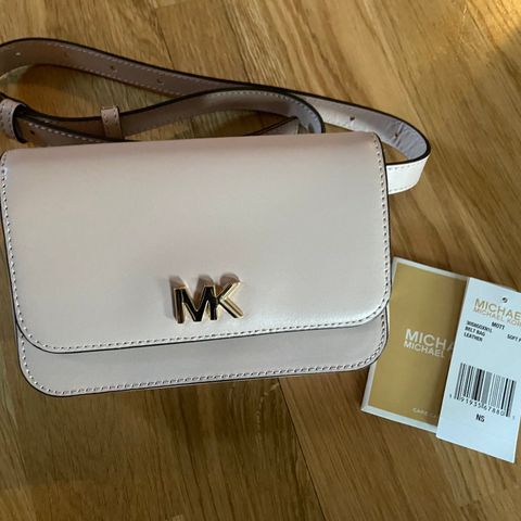 Michael Kors beltbag selges