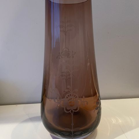 Royal Copenhagen fluted vase 26cm. Kr. 420,-