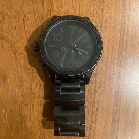 Nixon klokke. All Black