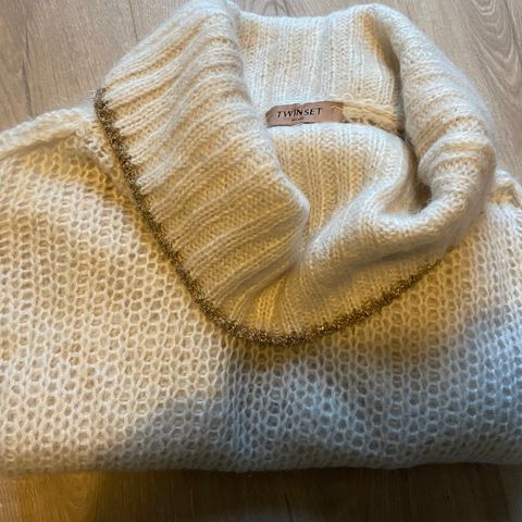 Ull Pullover / Genser Twinset som ny / Winter sweater from Twinset