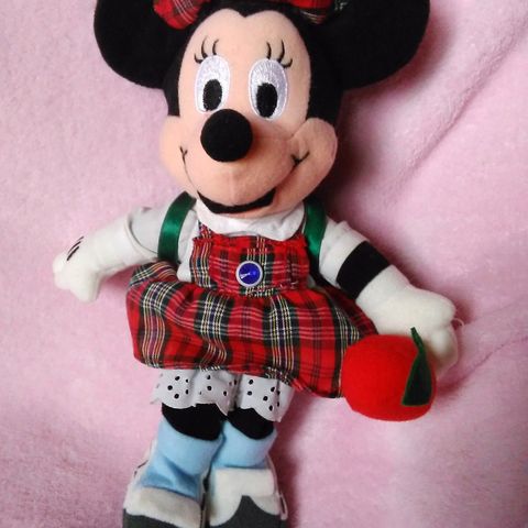 Søteste Minnie Mus merket Disney. Ca. 25 cm lang.