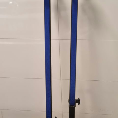 Thule Squarebar 135 cm. med stroppvinsj.