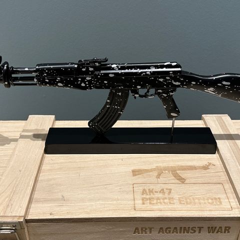 Van Apple AK-47 “ART AGAINST WAR” – Black, 107/125