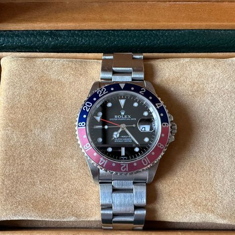 Rolex GMT Master Pepsi 16700 Swiss Only