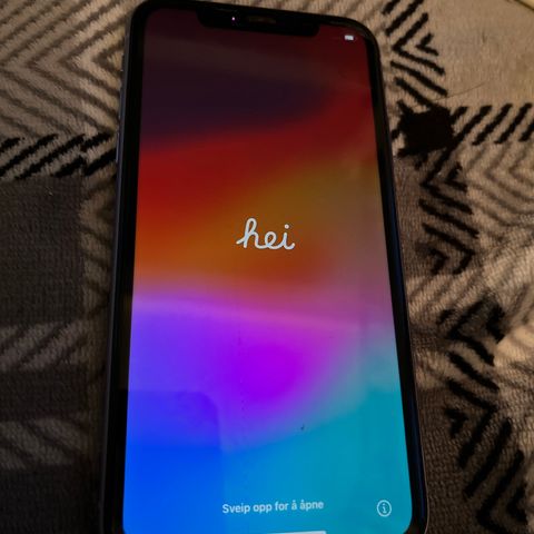 iphone 11 lilla 64 GB med deksel