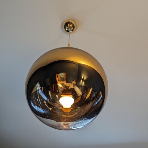 Tom Dixon gullfarget stor kule pendel