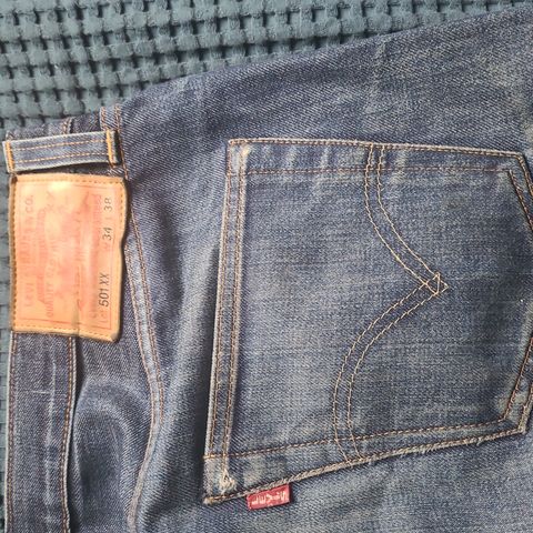 Levis 501XX, rådenim selges. Pent patinerte. Sitter som 32/34