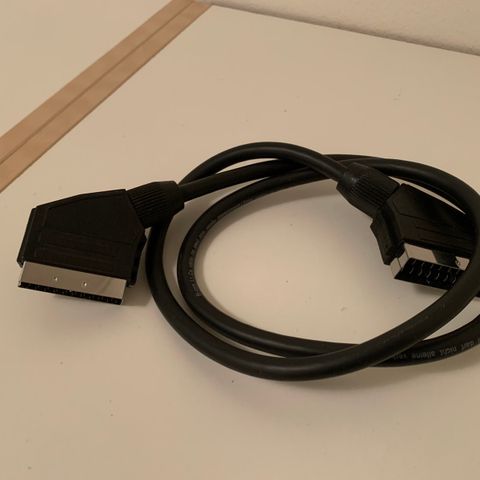 Scartkabel - scart kabel - sort