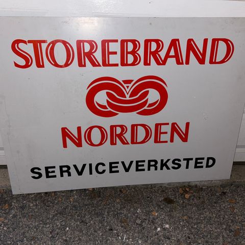 Stort Reklameskilt 1.40 x 1.00  meter i str,  Metall