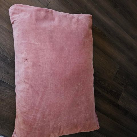 Hotell pute med rosa velour trekk fra KID