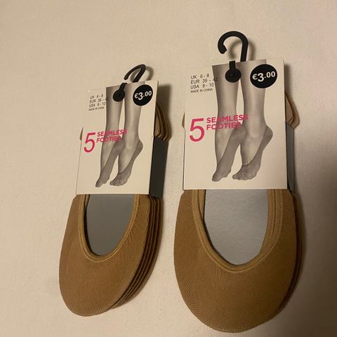 Nylon sokker i beige strl EUR 39-42 (to pakker selges samlet)