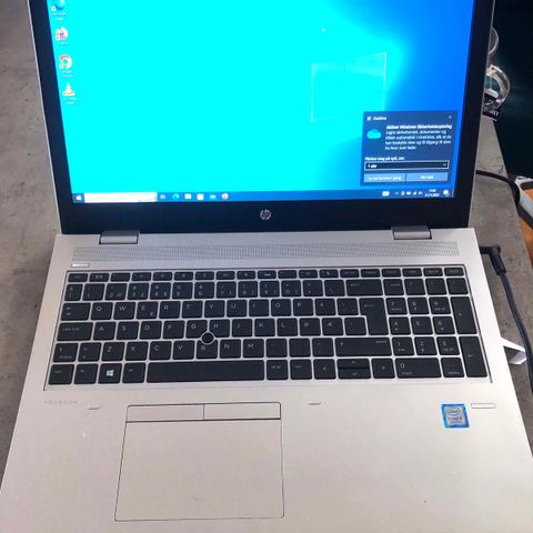 HP ProBook 650 G4. i5 CPU med 256GB NVMe SSD, 8GB RAM og Windows 10