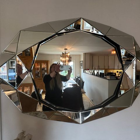 Diamond speil