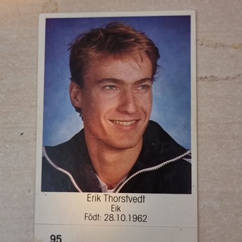 Sjeldent fotball klistremerke 1984 av Grodås og Thordsvedt (Rookie card)