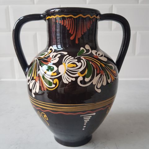 Retro vase med amfora-fasong