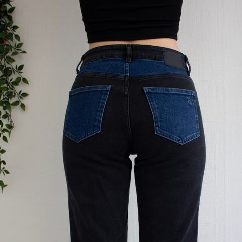 Helt nye!! Vintage Jeans med kule detaljer Ny pris: 1 000,- Str W25/L33