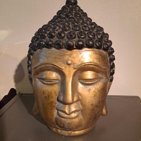 Svært fin Buddha statue til salgs