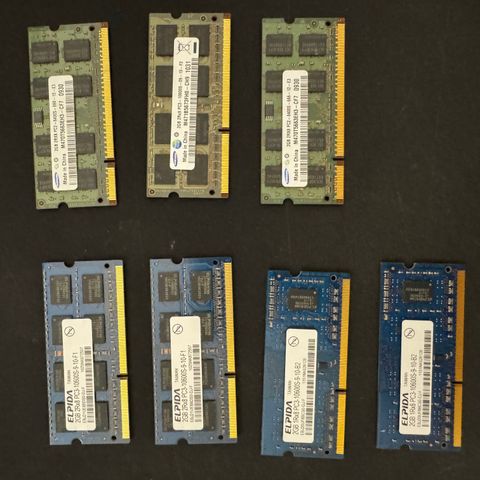 Minnebrikker 2GB PC3 10600 SODIMM