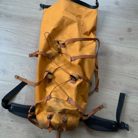 Arcteryx Acrux 40 Tall Gold Rush